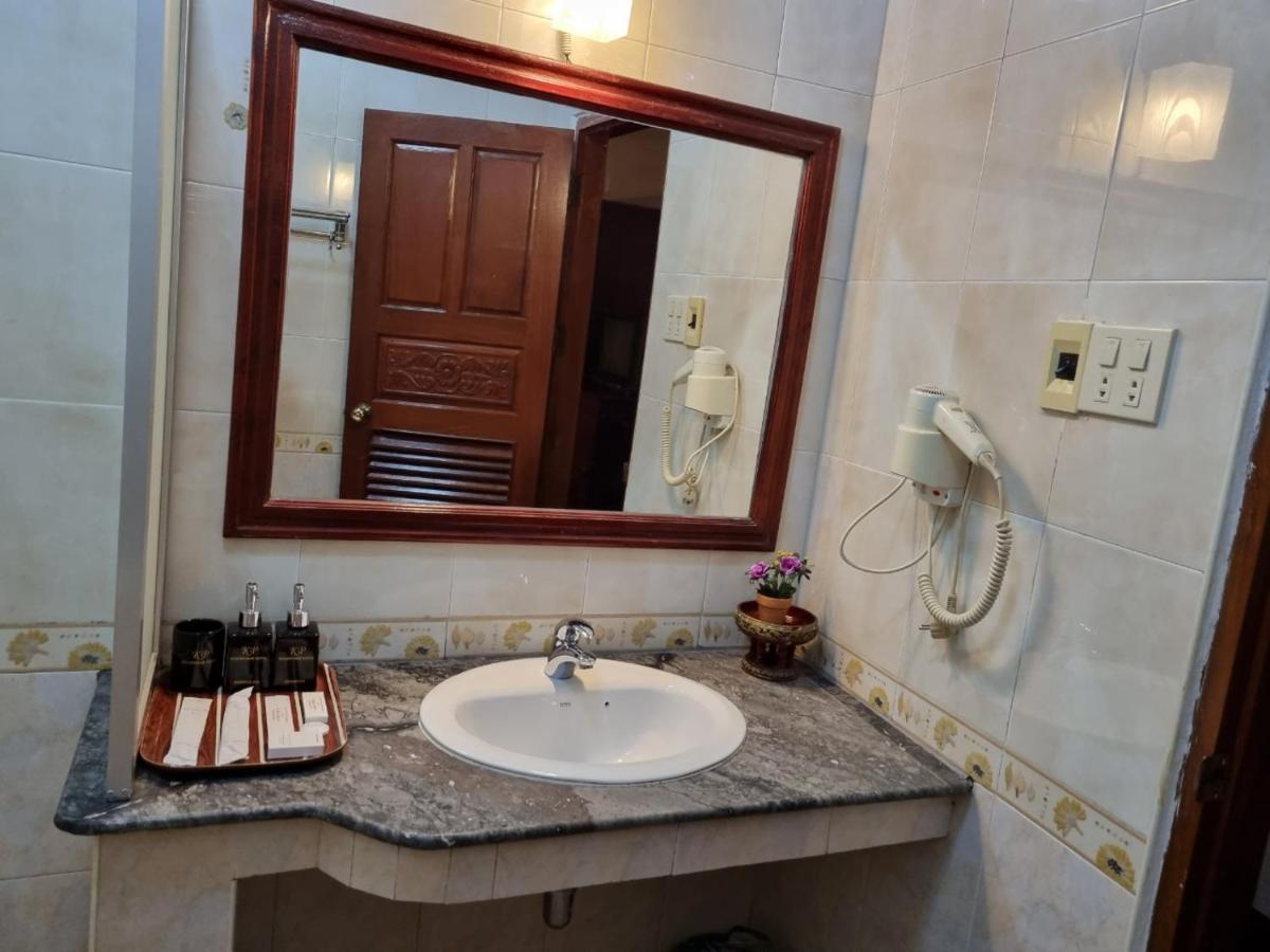 Khampiane Hotel Ban Nongdouang ภายนอก รูปภาพ